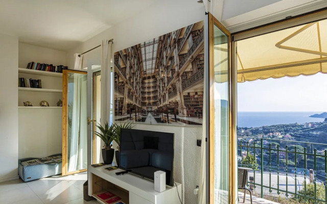 Elegant sea View Apartment