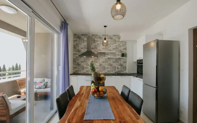 Scenic Sea View Apartment Trogir