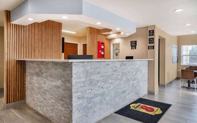 Super 8 by Wyndham Joliet