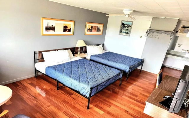 Travelodge by Wyndham Grand Falls