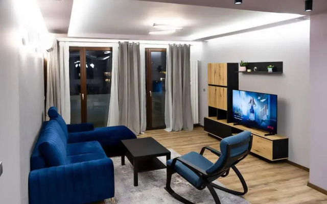 Very Spacious & Modern 2Bed near Airport & Centre