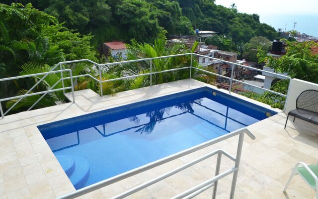 Condo Torre Diamante 305 by MDR