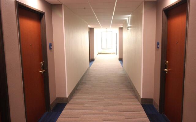 Holiday Inn Express & Suites Houston - Memorial Park Area by IHG