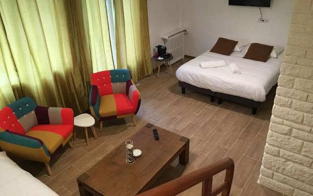 Au Charme du Lac Piscine & Spa 2