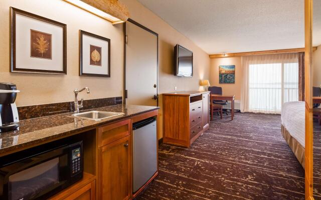 Best Western Premier The Lodge on Lake Detroit