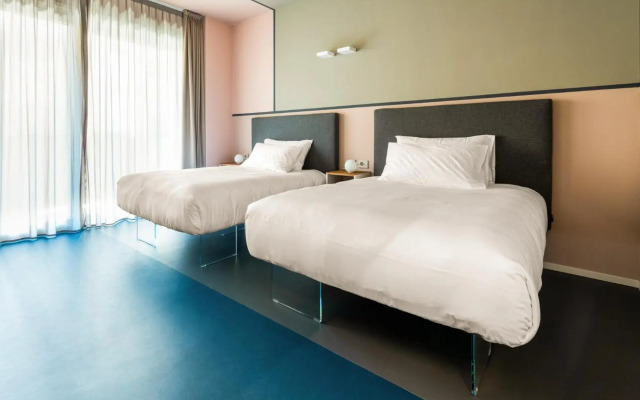 Open Hotel