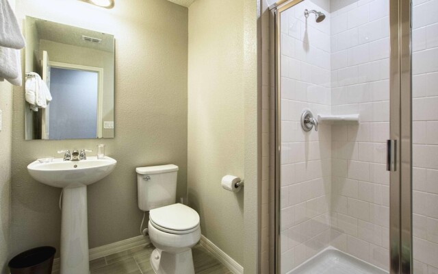 Compass Bay- 4 Bedroom Townhome- 1960CY