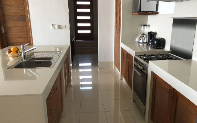 Air Sanih Beach Villa