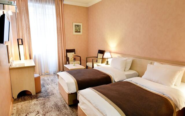 Hotel Sharden