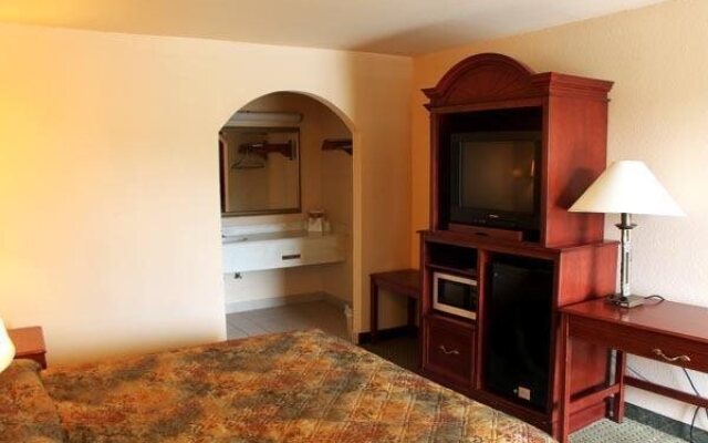 Summit Inn & Suites - Hempstead