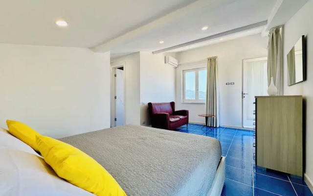 YourHome - La Famiglia Apartment