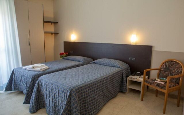 Auto Park Hotel