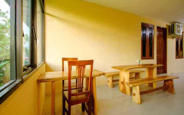 OYO 2476 Maguwo Indah Homestay
