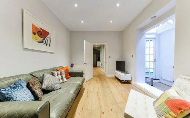 South-Kensington Apartment