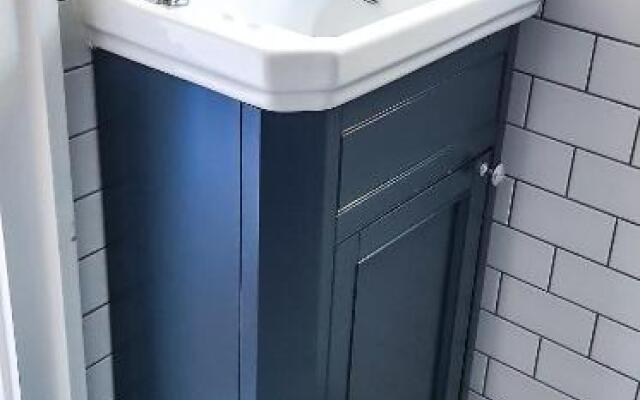 The Annexe - Private, Self-Contained with Parking (Adults Only)