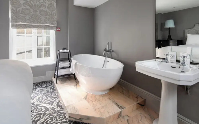 No. 30 Knightsbridge