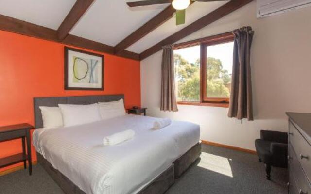 The Lakefront 69 Townsend Street