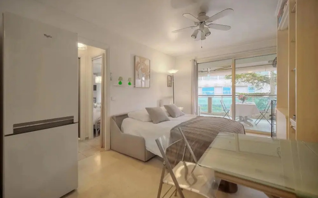 One Bed Apt in the Center of Cannes - 2198