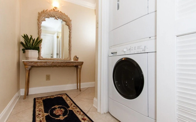 Island Echos 3L by RedAwning