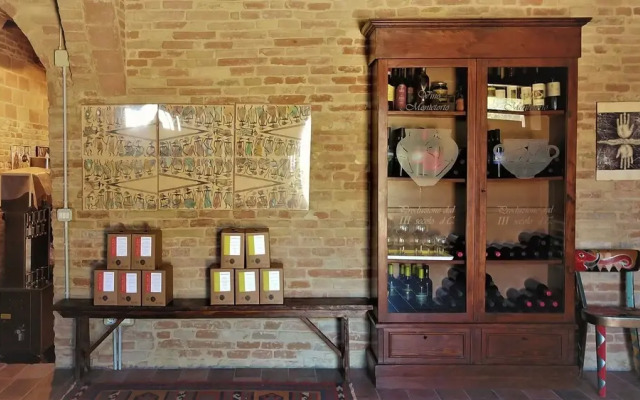 Whole Cottage In The Old Winery