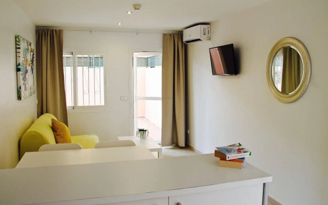 Naika Studios & Apartments