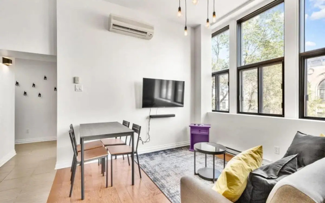 M11 The Simpsons Suite 3BR in The Heart of MTL