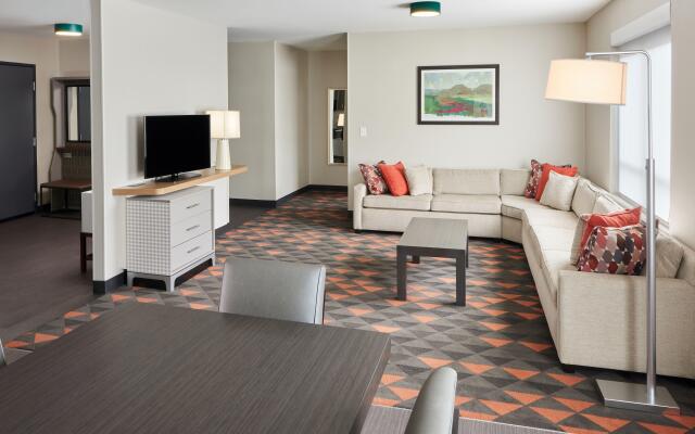Holiday Inn & Suites Philadelphia W - Drexel Hill by IHG