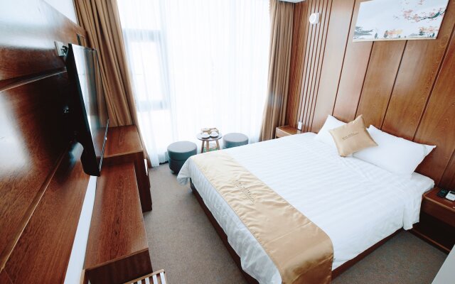 Mira Hotel