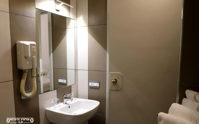 Up Hotel