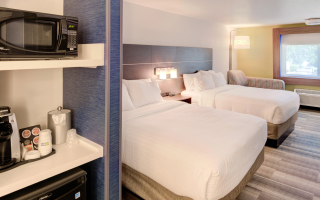 Holiday Inn Express Newberg - Wine Country by IHG