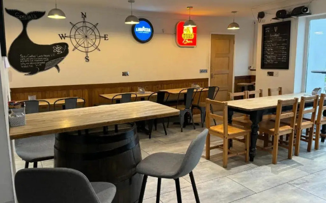 The Waves Bar Cafe B and B Hotel