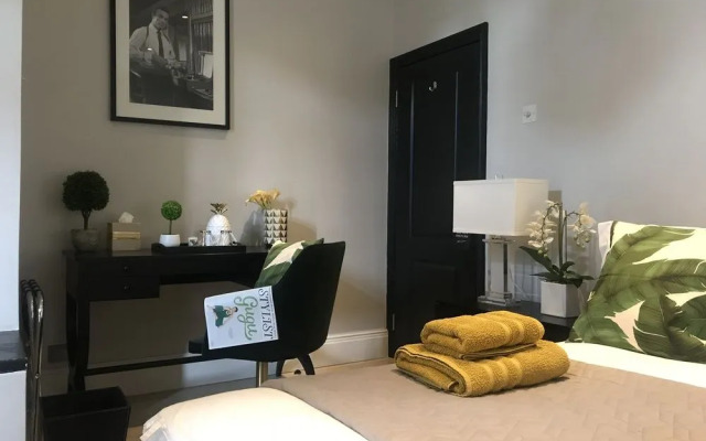 Sakkson House Boutique Rooms & Suites