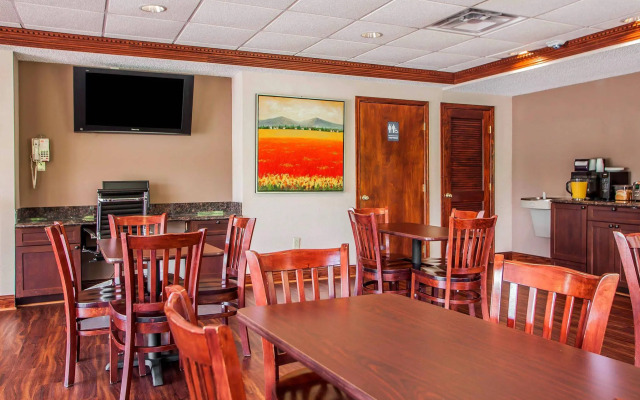 Econo Lodge Mt Laurel