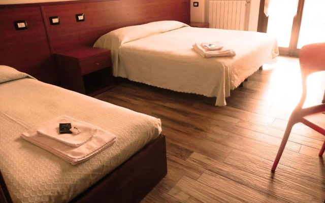 Residence Acero Rosso