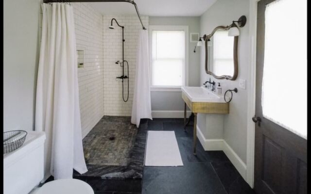 Burdett House Bed & Breakfast