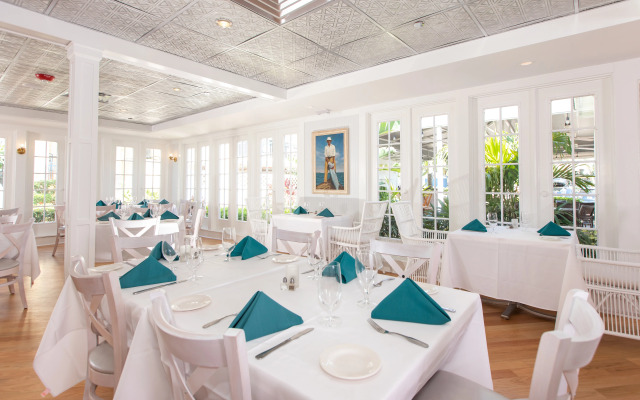 Tween Waters Island Resort & Spa