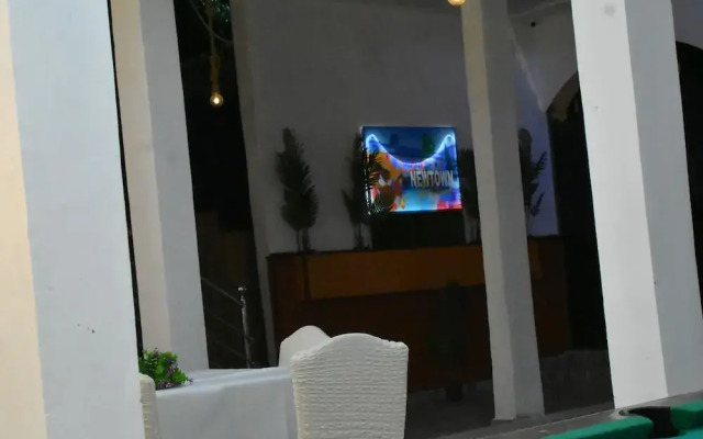 Newtown Palace Hotel