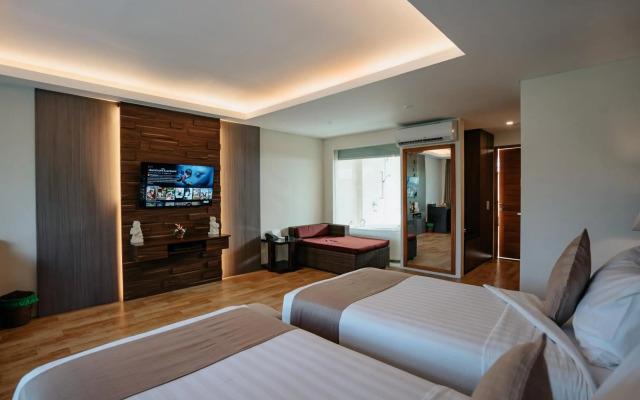 Villa Kayu Raja