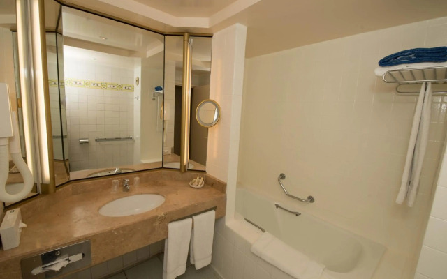 Hotel Bakoua Les Trois Ilets