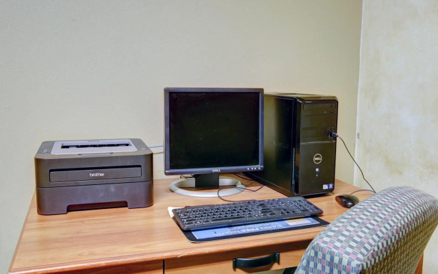 Quality Inn & Suites Airport