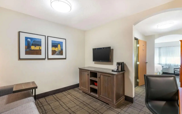 Best Western Plus University Park Inn & Suites