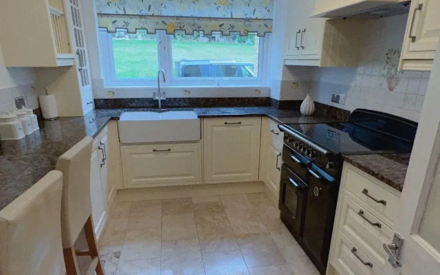 Beautiful 3 Bedroom Apartment in Bournemouth