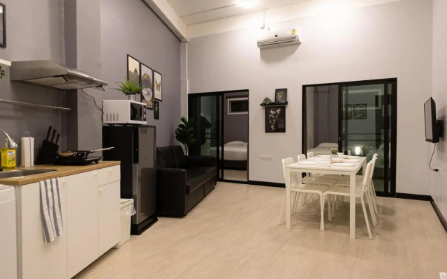 U1 Large 2 bed rooms BTS Udomsuk