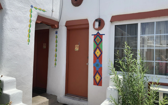 Cottonwood Court Motel