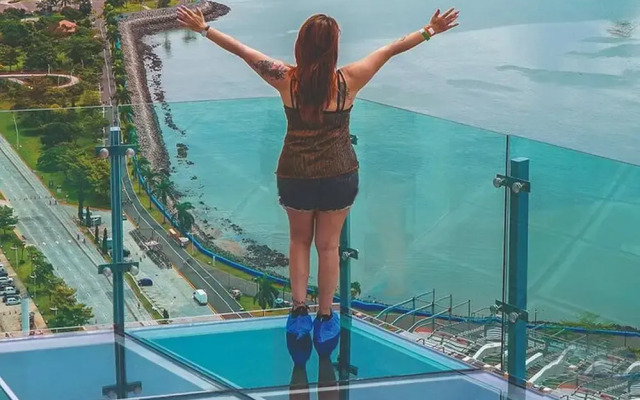 Room-sofa Bed Stay Rooftop Pool & Gym, A