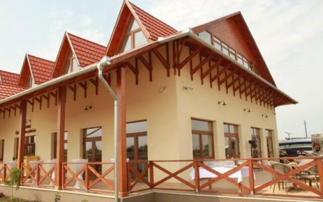 Tuzséri Pálinka Tanya