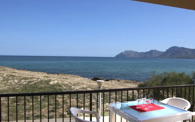 Mallorca Beach front line house 6 pers