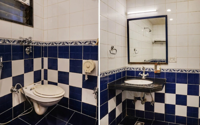 Premium Stays Near Fergusson College
