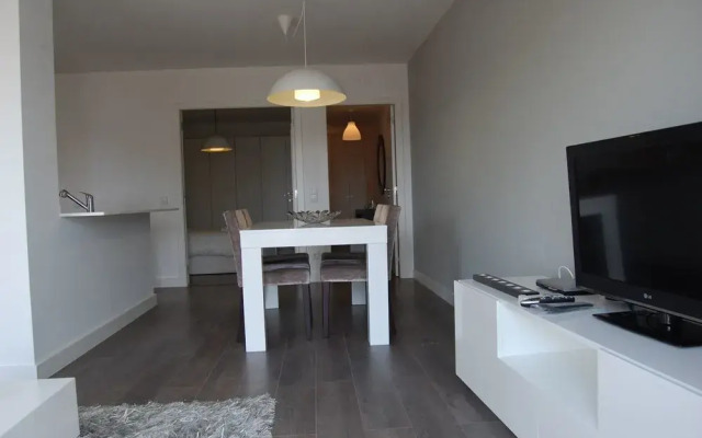 Wallis Apartments
