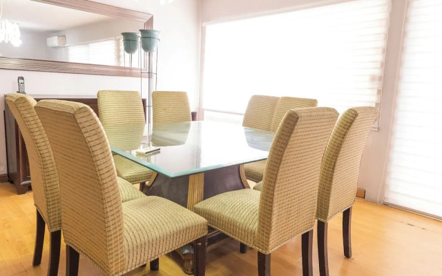 New Cozy San Pedro Home Patio Work Area